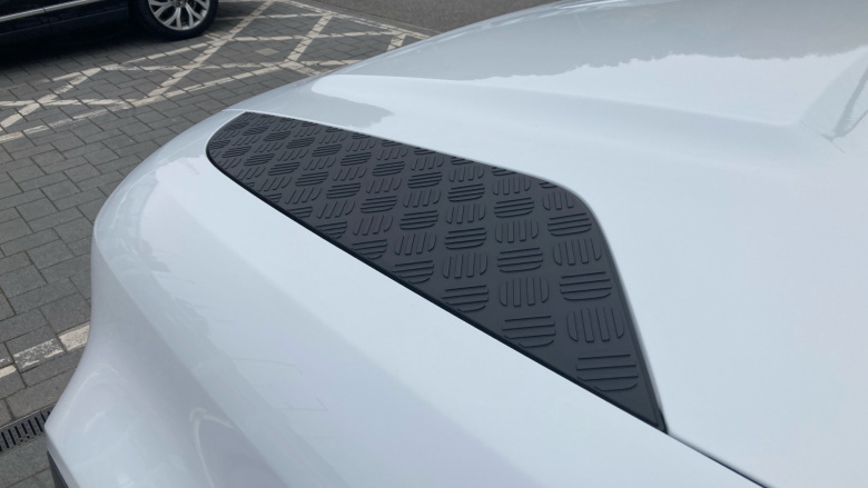 Land Rover Defender 90 Diesel 3.0 D250 Hard Top S Auto